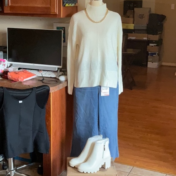 A Beautiful Soul 25” High Rise Crop Jeans in Size 10, NWT - Picture 3 of 16